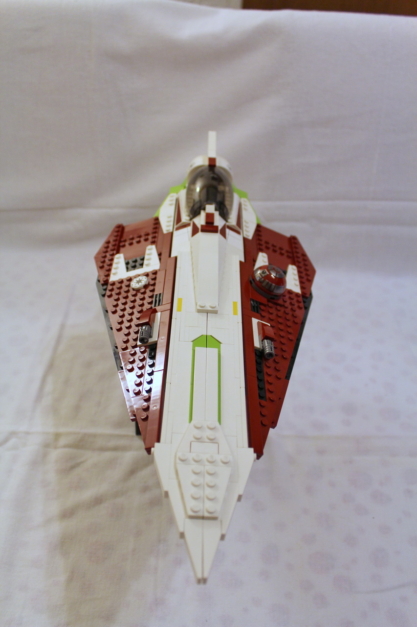 10215 UCS Obi-Wans Jedi Starfighter-01